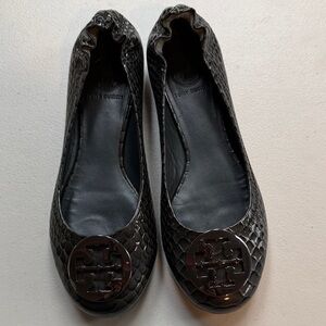 Tory Burch Snakeskin Pattern Black Flats size 7.5